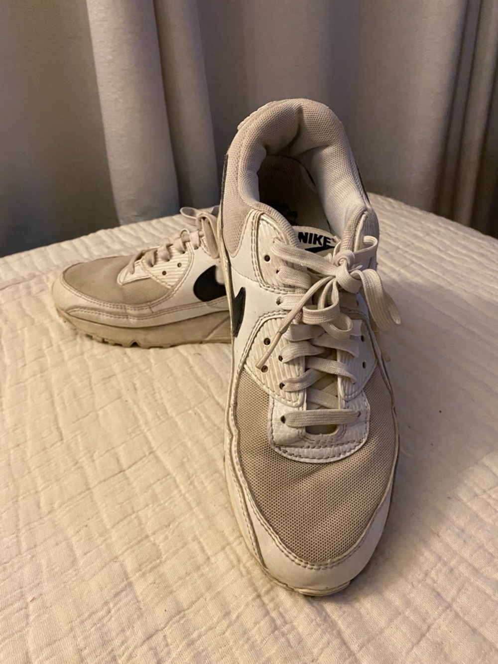 Nike Air Max Beige Classic Low-Top Sneakers